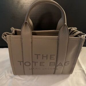 Marc Jacobs Small Leather Tote in Cement